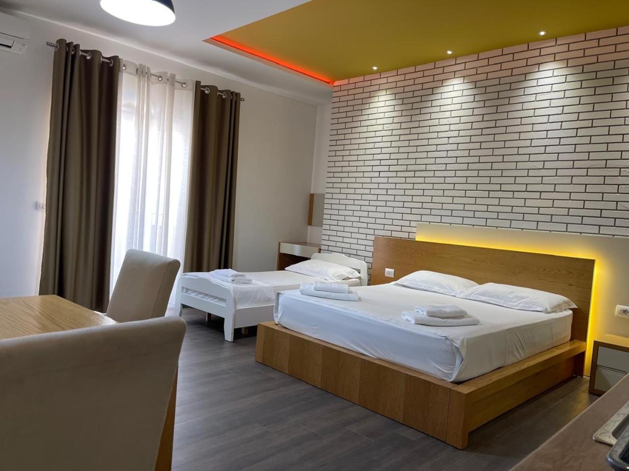 Sunrise Luxury Apartments Sarandë Exterior foto